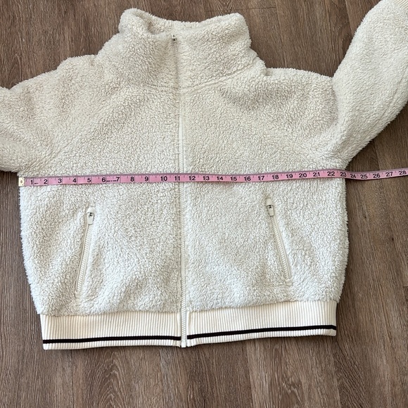 Athleta Sherpa Jacket. Size L. - Picture 5 of 7